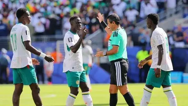العراق والسنغال.. مواجهة حاسمة لتفادي الإقصاء من كأس العالم